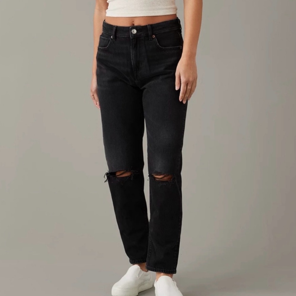 American Eagle Black Strigid Mom Jean High Rise Tapered Size 4